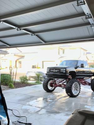 Needed a clean #truck #detailing #sematruck #wash #4link #4linksuspension #28x16 