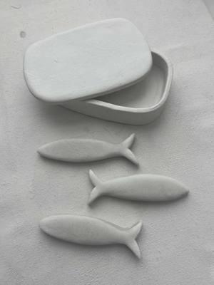 As always, everything i used is linked on my Amazon! Let me know if y’all want to see more of these kinds of tutorials 🫶🏼  #airdryclay #airdryclayideas #sardines #claysardines #fridgemagnets 