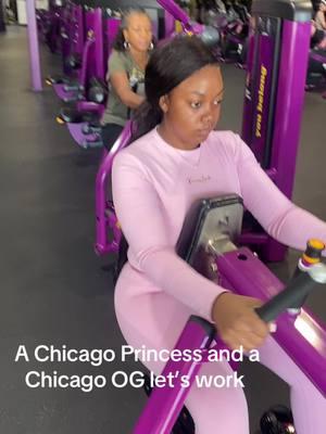 @princessbrown9661  team motivation its work time lil sis and my OG 200 for 12 sessions #chicagopersonaltrainer #chicago #personaltrainer #motivation #personaltraining #teammotivation 