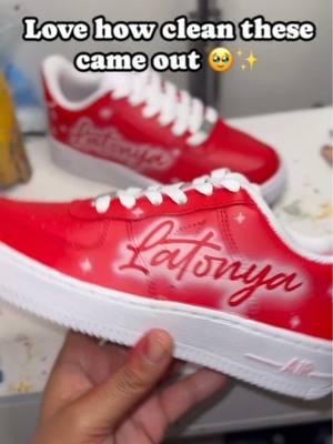 Those final details are really what brings this design to life! Gotta love freestyle designs 💞🥹🔥🔥🎨 #customkicks #customsneakers #artist #coolkicks #freestyledesign #artist #ikisscustoms