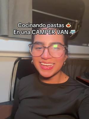 Cocinamos pastas en la Camper Van 🚐🍝 estamos disfrutando mucho esta experiencia 🥹 añadimos queso a la pasta al final y quedó deliciosooo! Díganme ustedes qué opinan ❤️ los leooo! #usa #campervan #van #travel #travellers #travellersautobarn #adventure #california #acampar #sequoianationalpark #fy #fyp 