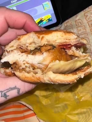 Oh! On a bun instead of toast 🔥 #whataburger #honeybutter #fastfoodhacks #fastfood #foodtiktok #foodies 