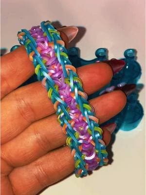 Replying to @Ariel Fears🔒 Here you are 😊 #rainbowloom #loombands #tutorial #nostalgia #asmr #bracelet #satisfying #fyp #viral 