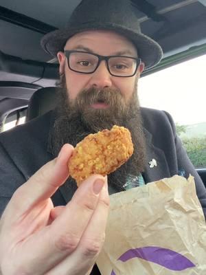 Trying Taco Bell's new Crispy Chicken Nuggets #tacobell #chickennuggets #friedchicken #dragonfruit #fastfood #drivethru #foodreview #tastetest #beardydoesit 