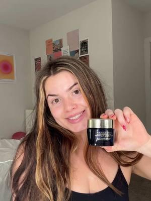 Thank you @Estée Lauder and @Community X SEEN dor gifting me the most amazing revitalizing supreme + night time bounce creme. #esteelauder #giftedbyesteelauder #revitalizingsupreme #nightimeskincare #communityxseen 