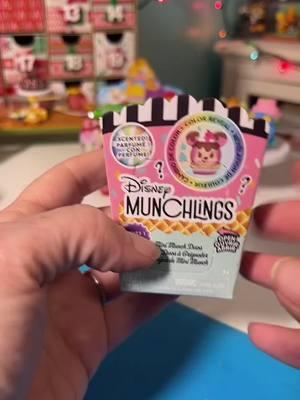 Yummy treats! #munchlings #disneymunchlings #disney #snacks #fyp #toycollector #rattatouille #zootopia #daisyduck #chipanddale 