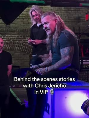 Name another place where you can chill with your favorite band and exchange stories; we’ll wait. 🎙️ #chrisjerichofozzy #rockmusic #rockbands #bandsoftiktok 