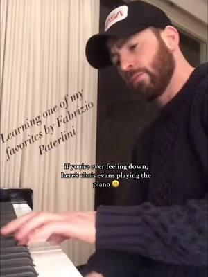 i miss him playing the piano 🫠 idk why he deleted his highlights 😞😞 #chrisevans #cevans #foryou #chrisevanswifeishere #marvel #steverogers #christmas #captainamerica #reading #asmr #viral #mcu #christopherevans #marvel2014 