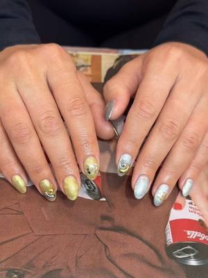 Mixed Metals  🔱🖇️  By: Michelle #akikonails #akikonyc #nycnails #nycnailsalon #nycthingstodo #nycnailtech #nailartist #nailhealth #nailideas #nailvideos #nailgrowth #shortnails #longnails #nailart #fy #fypシ #fyp #parati #paravoce #manicure #nycspa #foryoupage #parati #holidaynails 