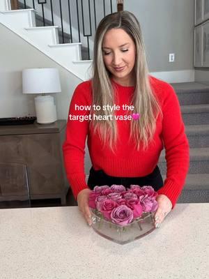 Styling the heart vase from target🩷mine was from amazon but it sold out & target released one just like it this year! Have you found it yet?! #ValentinesDay #vday #flowers #diyflowers #valentinesdaygift #valentinesdaygiftideas 