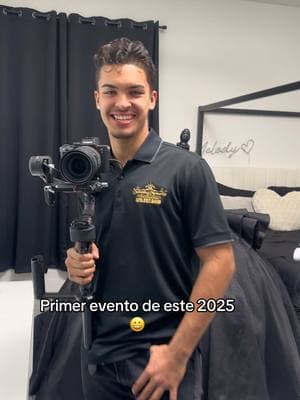 Nuestro primer evento de este 2025 🥹 esperen el live de esta noche 😀 #quinceañera #quince #detrasdecamaras #team #photographer #videographer