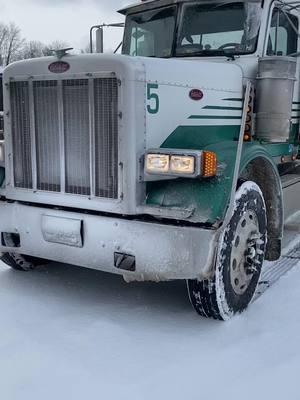 Driving by brail in an empty semi with no ABS🥵 #truck#trucking#peterbilt#petermobilin#379#peterbilt379#379peterbilt#caterpillar#3406b#semi#flatbedlife#snow#snowstorm#pennsylvania#ladydriven#ladytrucker#truckgirl#bluecollarbabe#womenintrades#bigboyshit#cadillacin#like#follow#fyp