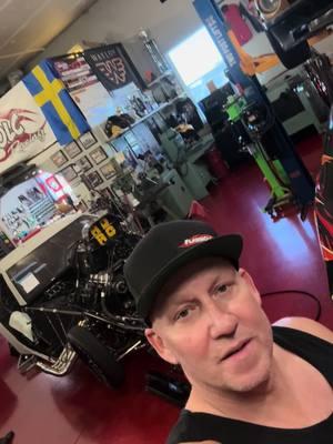 #whatsuptiktok #happyfriday #transmission #racecars #nhracar #dragracing #somethingnew #todayswork #fabrication #driveshaft #promodcar #tanktop #shop #raceshop #itsabesutifullife #flamholcracing #gonnabefun #raceready #bigswede #racing #mylife #burnouts #finishlinefirst #billet 