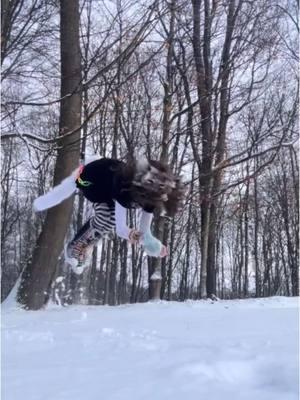 OMG IT FINALLY SNOWED❄️#quadrobics #quadrobist #quadrobicsjump #winter #2020 #forest #snow #notatherian #theriansupporter #antizoo #meme #fyp #fypシ #fypシ゚viral #nature #naturelover #jump 