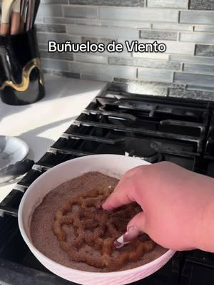 Buñuelos❄️#buñuelos #buñelosmexicanos #buñuelosdeviento #fyppppppppppppppppppppppp #mexicanfood #mexicantiktok #homemade #homemadefood #homemadecooking #comidamexicana #comidamexicana🇲🇽 #recetasfaciles #recetafacil #recetastiktok #recetasmexicanas 