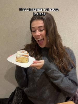 you can find the first cinnamon roll store in Paris, roll-in, in the 11th and 2nd arrondissement in Paris! so many great options and amazing cinnamon rolls #parisfoodguide #parisfood #pariscinnamonroll #cinnamonrollparis 