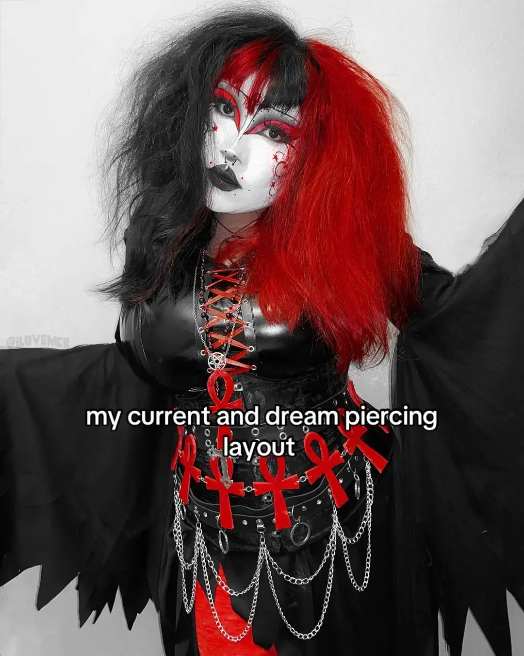 a little late to this trend :p #hispanicgoth #pocgoth #tradgothmakeup #goth #gothicmakeup #redgoth #tradgoth #gothmakeup #gothic #alt #fyp#il0vemcr