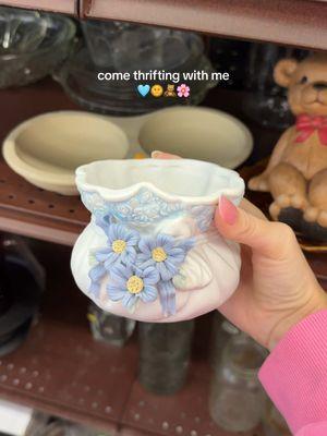 let’s go thrifting together!🫶🏼 #thriftwithme #letsgothrifting #thrifting #thriftfinds #thriftvlog #comethriftwithme #thrifteddecor #thriftedhome #thrifthaul 