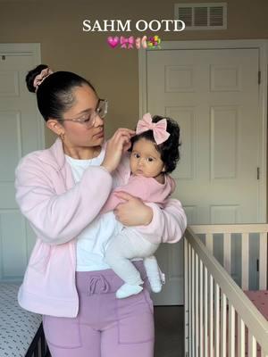 Her little sock almost came off🥹#outfitoftheday #momuniform #momanddaughter #sahmfit #sahmsoftiktok #momfit #momootd #OOTD #momtok #youngmom #girlmom #creatorsearchinsights 