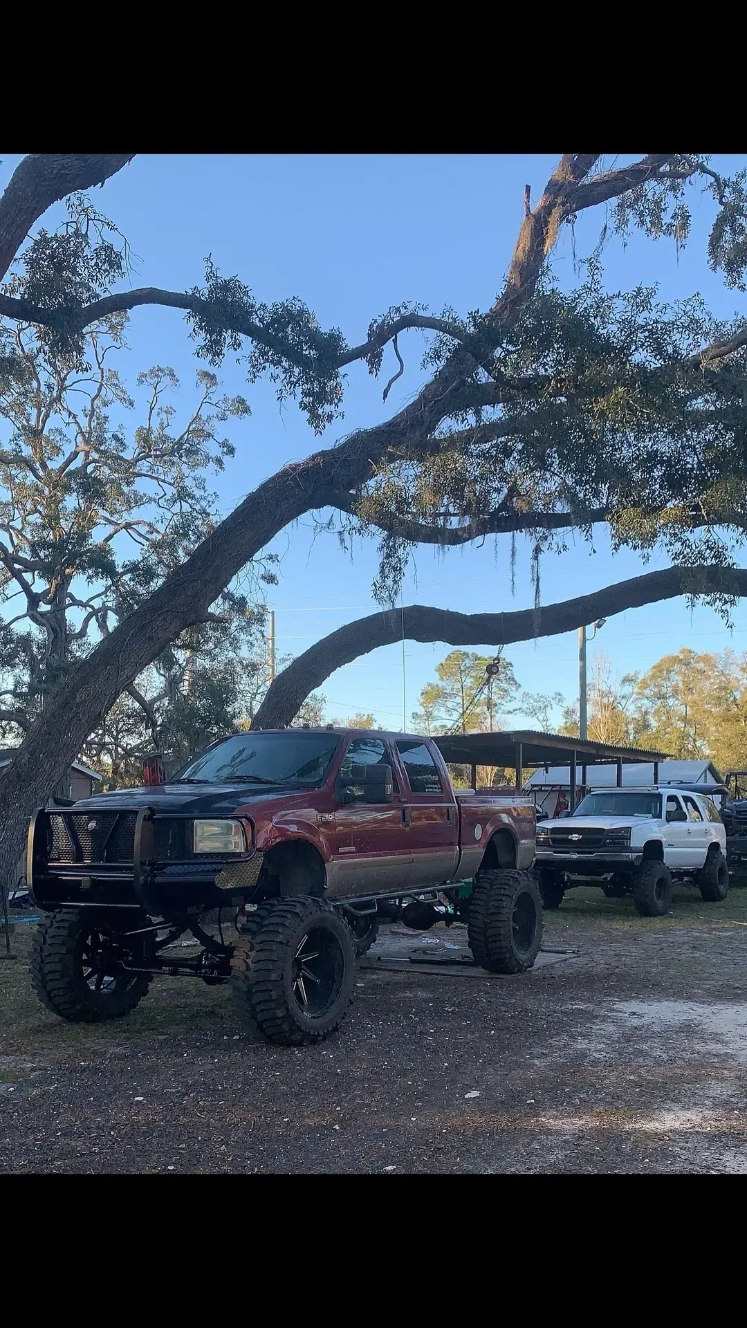 New STEEL CRAFT bumpers for the 6.0 next is fenders and headlights and @christian brady got his Cathoe lift on new 38x12.50r15 super swampers #backyardbuild #6point0powerstroke #hoodstack #26x16on44s #44boggers #9bladeturbo #rowdytruck #buildingtrucks #fyp #foryou #foryoupage 