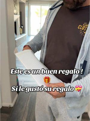 Si le gustó su regalo de el Día del Amor y Amistad!🎁🎁🎁muy bonito regalo. Regalar un libro es una inversión.Quiero escuchar tú historia. #libro #libros #librostiktok #regalo #regalospersonalizados #regaloparapapa #papa #dad#dadsoftiktok 