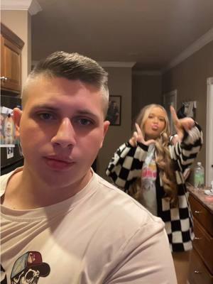 Did we do this right💀😂 #fyp #MomsofTikTok #trending #bombpartylives #mom #motherhood #sahm #family #viral #fypシ゚viral #workfromhomemom #bombpartyjewelry #bprep #girlmom #familytime #youngmom #funnyvideos #funnymoments #trends 