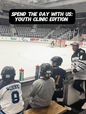 When the boys are your coaches for the day 🥺🏒 #gofriars #youthhockey #coach #ncaa #collegehockey #foryoupage 