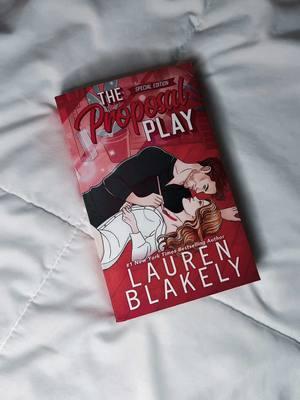 Thank you @GoodGirlsPR & @Lauren Blakely for the gifted special edition of The Proposal Play! 🏒 #theproposalplay #laurenblakely #laurenblakelybooks #goodgirlspr #hockeyromance #brothersbestfriend #marriageofconvenience #forcedproximity #friendstolovers 