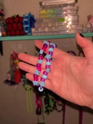 Some of the singles i made today! #kandi #kandiaccesories #plur #plurlife #plurvibes #kandikid #kandisingles #edm #edmtiktok 