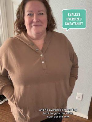 This #evaless #casualoutfits #sweatshirt #oversizedsweatshirt #oversized #oversizedshirt #plussize #plussizefashion #plussizeedition 