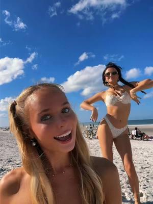 Just some silly goofy girls at the beach✨💃 #funny #friends #beachday #florida #floridagirls #dance #friendship #besties @Iluminating Ideas @Brooke Martyn🫶🏼 