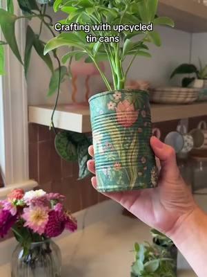 This crafting idea just made its way to our love list. 💚 @Devan 🌞🪴✨ #upcycling #craftideas #craftingtutorials #plantsoftiktok #plantlove #aluminumcans #aluminumcanart #diyplanter #grovecollaborative #cutecrafts #upcycledart #plantpot #plantmom #gardeningideas 