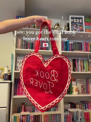 I genuinely cannot get over how cute this is!!! #BookTok #hopefullbooks #barnesandnoble #booktokfyp #bookish #booktoker #totebag #hearttotebag #BookTok 