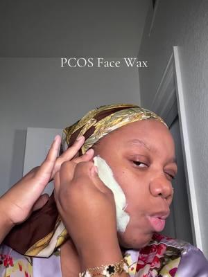 I’ve been doing this for over a year now and it still hurts so bad😭 especially that chin area!!!!! but the results are always so worth it😝 #pcos #facewax #pcoscysters #hirtuism #pcosfacialhair 