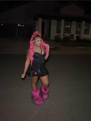 and yesss you can fight in them ! #furryboots #fypシ゚viral #viralvideo #funny #pinkboots #fighter 