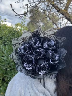 We are now taking pre- orders on our bandana bouquet for valentines 💌 Check us out on Instagram- @Morenasss.shop  #chicanaownedbusiness #supportlocal #bandanaearrings #bandanarosa🎀 #bandanahoops✨ #oldschool #bandanablanket #explorepage✨ #cholastyle #oldiesforever #oldiesbutgoodies #oldiesporvida #lowriderlifestyle #parati #bandanaroses #bandanabouquet #gangsterlove #ramobuchon #ramobuchon❤️ #rosaseternas #rosaseternas #ValentinesDay #gangster #explorepage✨ #viralvideo 