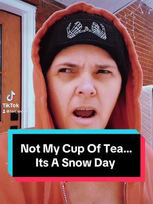 Did he really think I was going out to help? Nope not me, I’m a California girl at heart ❤️ and I have no reason to be outside in the SNOW! #marriedlife #sahm #sahw #marriedcouple #couplecomedy #snowday #hypehaven365 #teri_snyder @Carl  