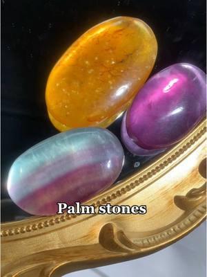 Fluorite moon,palm stone and butterfly.#fluorite #crystalwholesaler #crystallover #crystalhealing 