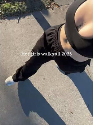 Prioritizing my steps 🌤️🫶💕 #fyp #getyourstepsin #fitness #steps #GymTok 