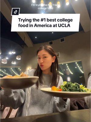 Us every 5 min: do u think they know we’re not in college LMAOOOO #losangeles #ucla #dininghall #dininghallfood #ratingfood #collegefood 