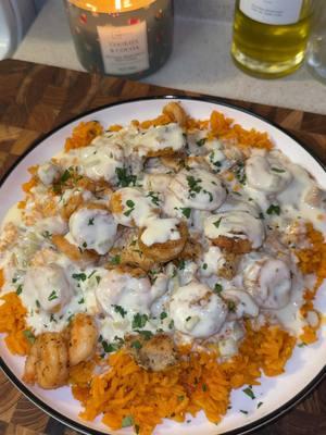 Cheesy chicken shrimp & rice 😋😋😋 #acp #arrozconpollo #mexicanfood #food #Foodie #dinner #easydinner #DinnerIdeas #dinnerwithme #Recipe 