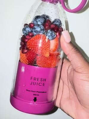 Making juices and smoothies on the go #freshjuiceblender #fyp #portableblender #juicingtiktok #juicetok #blackgirlsjuice #lifewithmkay #fitmom