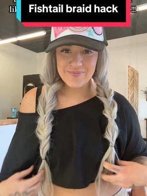 Fishtail braid hack for a quick cute hairstyle! Specially with a hat!🤠 #hairstyle #haihack #fishtail #fishtailbraid #hairtutorial #braidstutorial 