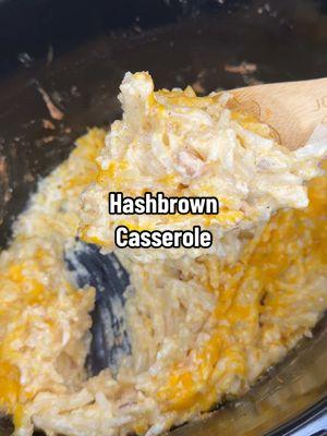 This crockpot hashbrown casserole is the perfect side dish! Everyone always loves it! #EasyRecipe #crockpot #sidedish #potatoes #simplerecipe #crockpotrecipes 