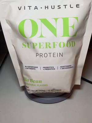 Sticking to my goal, who’s with me? 🏃‍♀️🍑🛒 #vitahustle #kevinhart #proteinshake #fyp #protein #eatingcleaner #eatingbetter #h2ojustaddwater #superfoods #probiotics #prebiotics #vanillabean 