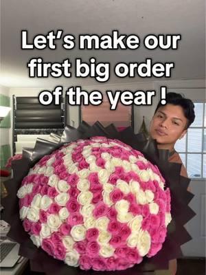 175 roses ! Starting the year off strong 🎀💪🏾 can’t wait to make big Ramos like this one in the future ❤️  #ramo #florist #ramobuchon #SmallBusiness #businessowner #fyp #ramobuchon🙊 #juanscasadeflores #arkansas #nwa #springdale #ValentinesDay #maleflorist 