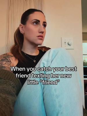 And what exactly are we texting about? 🤨 #friends #bestfriend #crazyfriend #jerseyshore #sammisweetheart 