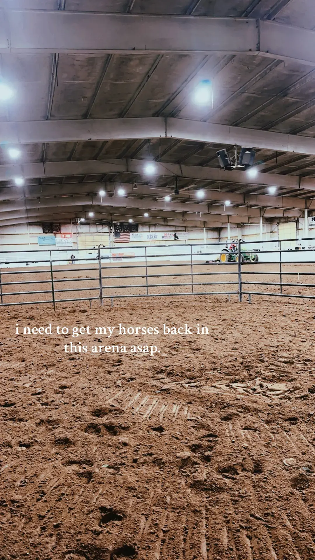 #luckyjarena #barrelracer #barrelhorses #guybarrelracer #besteversaddlepads #jhabarrelsaddles #blessed #missouri #buenojackspavo #preformamcehorses #frostedstreaks #bounsraceworldfinals #viralfyp #fyp 