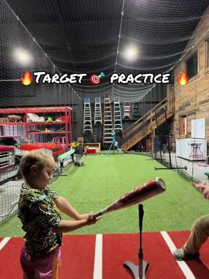 Punching the ball up the middle focusing on ball trajectory with a target🔥🔥 Kash really enjoyed this exercise. #8u #baseball #batting #practice #MLB 