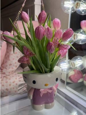 Tulips >> 🥹💞 Ig: Isabels_flores #tulips #hellokitty #houstonflorist #floristsoftiktok #texas #fyp #foryou #foryoupage #parati #ValentinesDay #vday #hellokittylover #coquette #trending #Relationship #tulipseason #makemeviral #isabelsflores #pink 